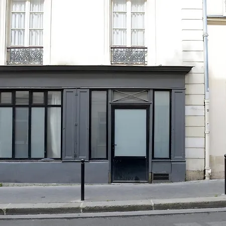 Paris-place De Clichy Apartment *